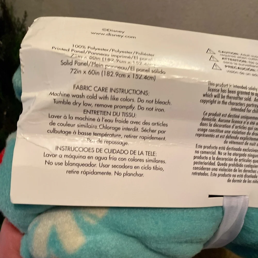 Disney No Sew Christmas Throw NIB